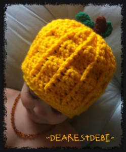 A pumpkin hat crochet pattern - Dearest Debi Patterns