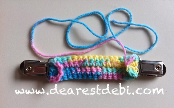 Mittens/Pant Crochet Clip - Dearest Debi Patterns