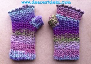 Mosaic Snowdrop Fingerless Gloves - Dearest Debi Patterns