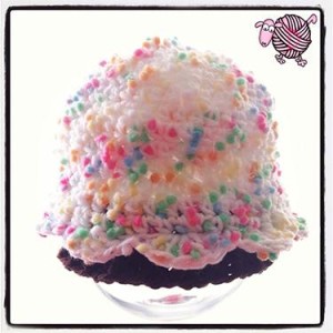 Crochet Cupcake Newborn Beanie - Dearest Debi Patterns